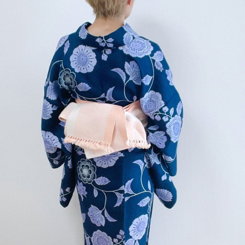 半幅帯での割り角出し結び